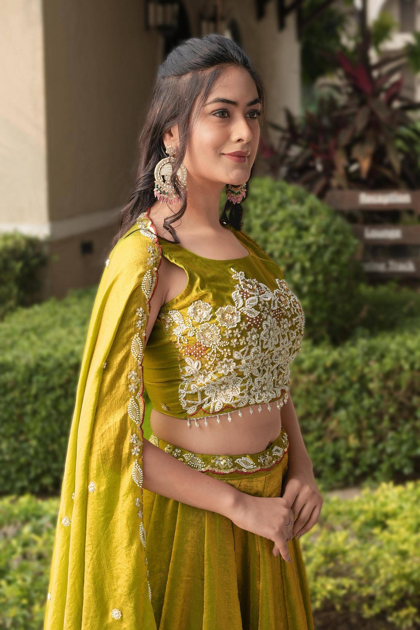 GRTN 8124 ANTIQGLD Fendy Bridal lehenga shops in Kolkata